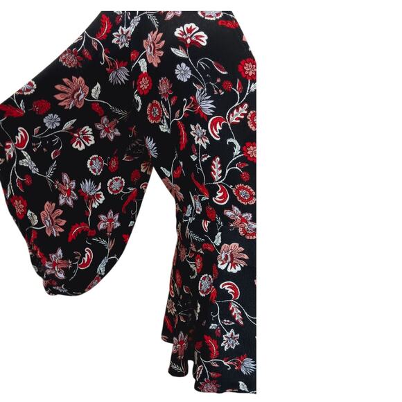 BANANA REPUBLIC Floral Faux Wrap Blouse Top Medium Romantic Career‎ Event Blooms - Picture 8 of 11